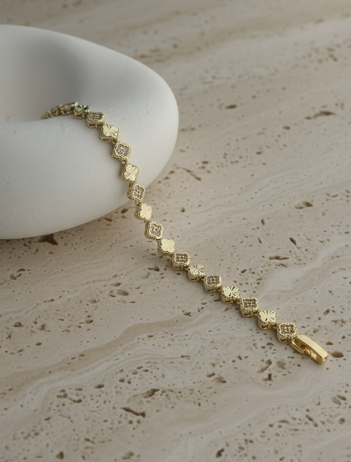 GOLD PLATED FLOWER BRACELET