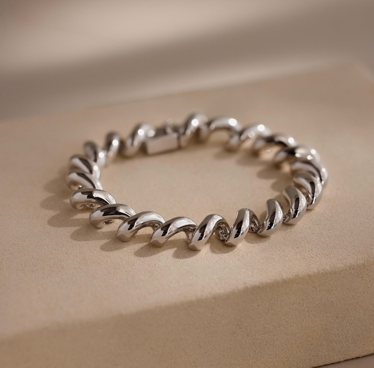 TWISTED CHAIN BRACELET