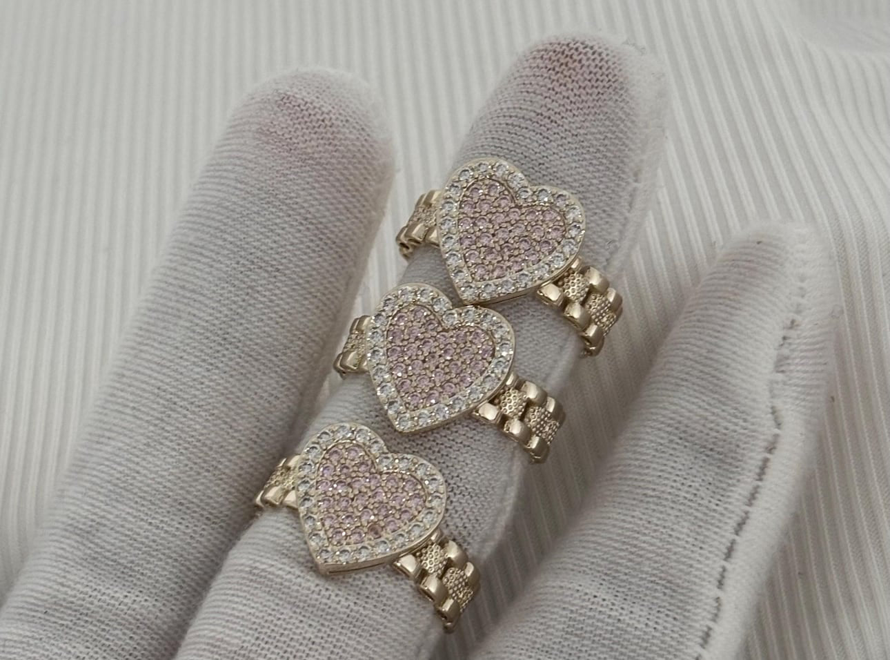 HEART RING WITH PINK STONES