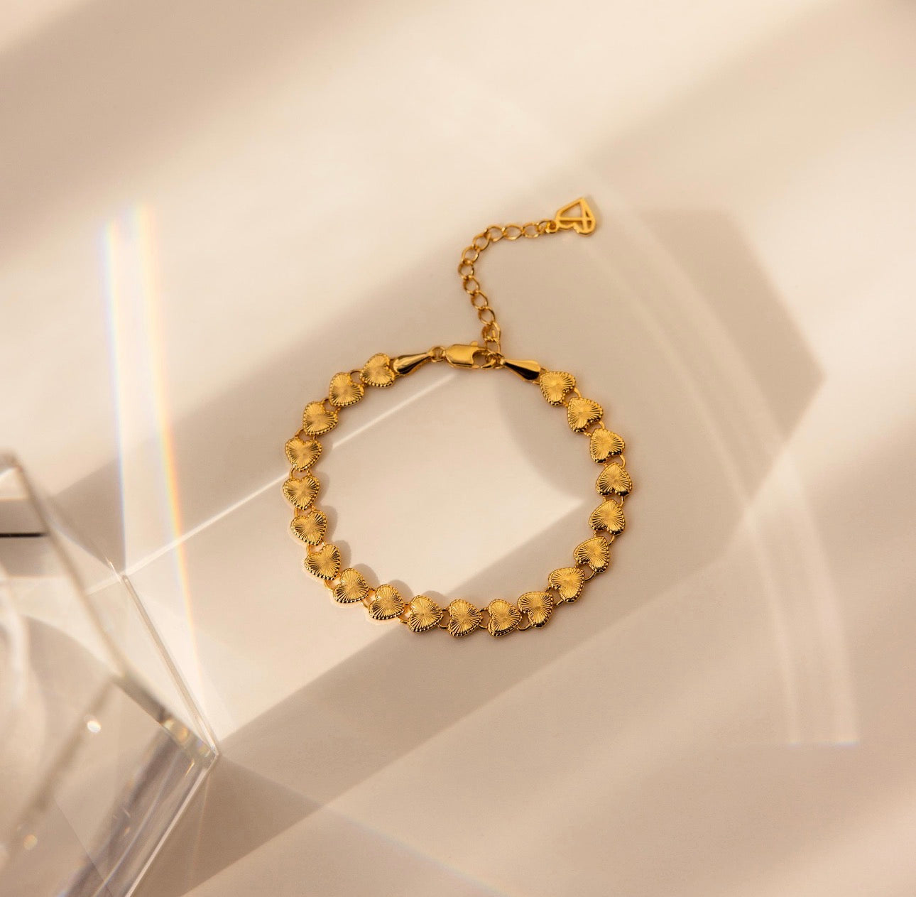 RIBBED HEART BRACELET