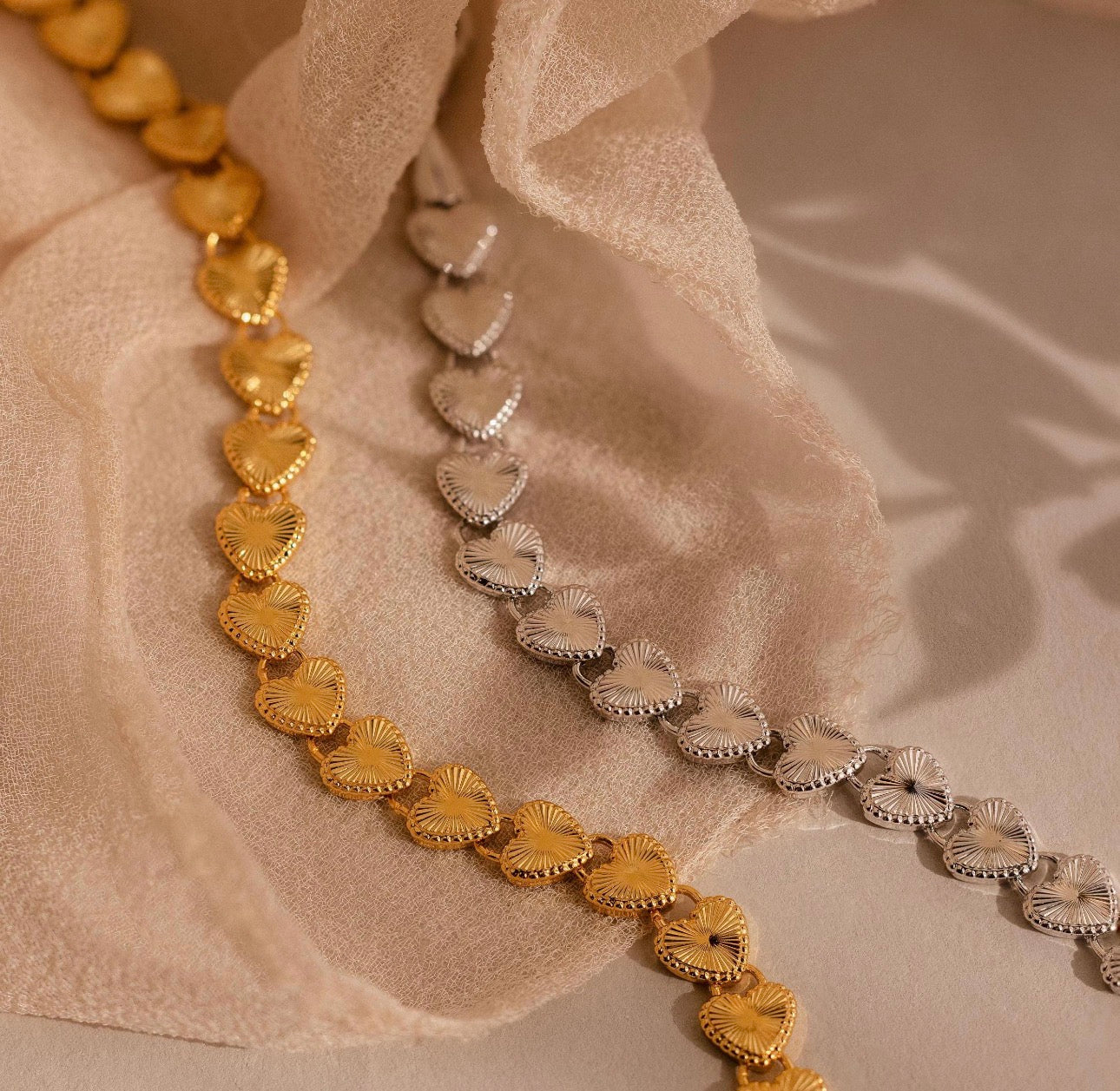 RIBBED HEART BRACELET